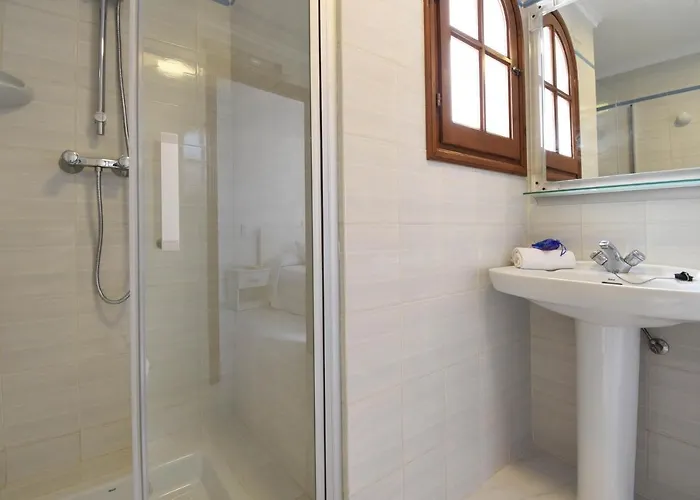 Corto By Aguilarent Denia